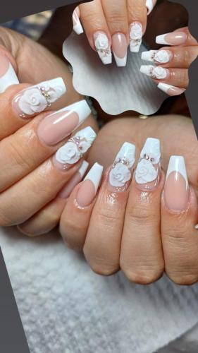 Acrílica con tips y esmaltado permanente diseño de novia híbridas alto relieve 3d Peñaflor - johannails.cl