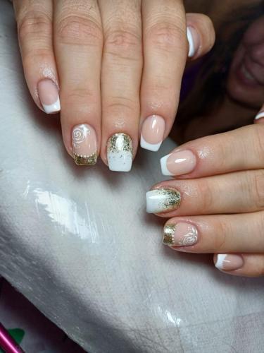 Kapping con esmaltado diseño de mano alzada Peñaflor - joahannails.cl spa de uñas Peñaflor