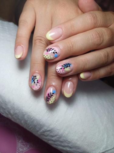 Esmaltado permanente con diseño mano alzada Peñaflor - johannails.cl salón de uñas Peñaflor
