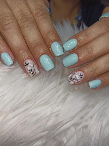 Esmaltado permanente a mano alzada celeste Peñaflor - johannails.cl Salón de uñas