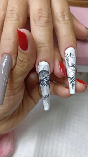 Uñas acrílicas Halloween diseño mano alzada Peñaflor - johannails.cl - uñas Halloween Peñaflor