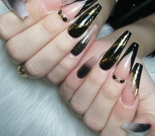 Uñas acrílicas esculpidas Peñaflor - Diseño Black and Gold Peñaflor - johannails.cl - Uñas acrílicas Peñaflor