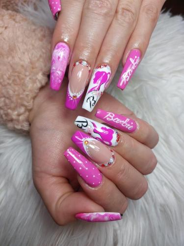 Uñas acrigel esculpidas Peñaflor - Diseño con Barbie  Peñaflor - johannails.cl - Acrigel esculpidas Peñaflor